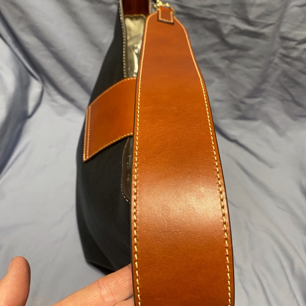 EUC Dooney & Bourke Pebble Grain Lg Black 30 Sac Hobo Shoulder Bag - Picture 3 of 12